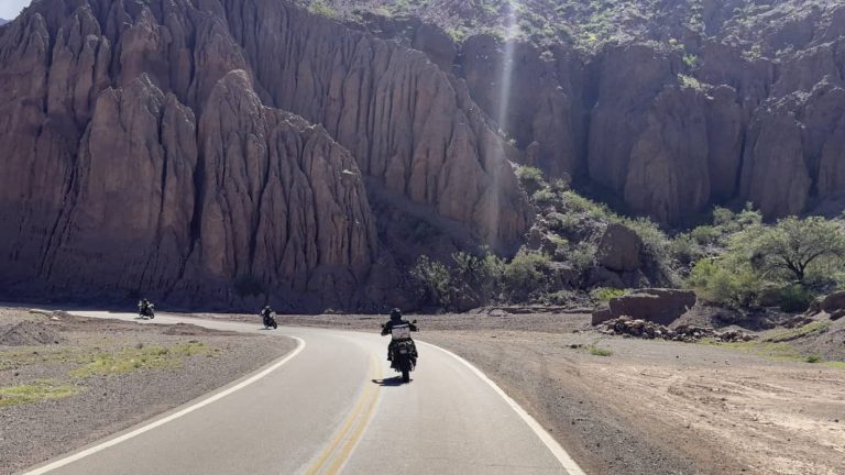 Chile, bolivia, argentina patagonia moto rent, viaje con nosotros